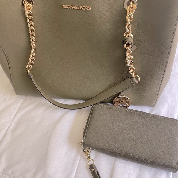 Michael Kors | Olive green & gold tote bag | Like new - Picture 3 of 5
